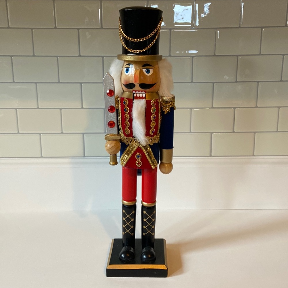 Nutcracker, 15”‎ tall